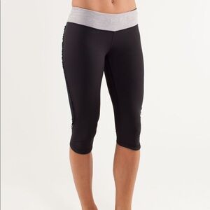 Lululemon | Fast and Free Crop | Black/Metallic Silver | Ruffle Detail | Size 2
